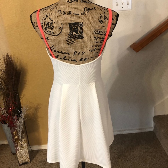 White Dress With Orange Straps - Picture 2 of 5